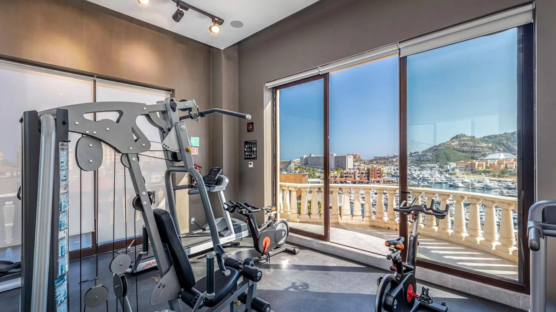 Дом отдыха Cabo Marina Luxury Condo Jacuzzi & Terrace Кабо-Сан-Лукас