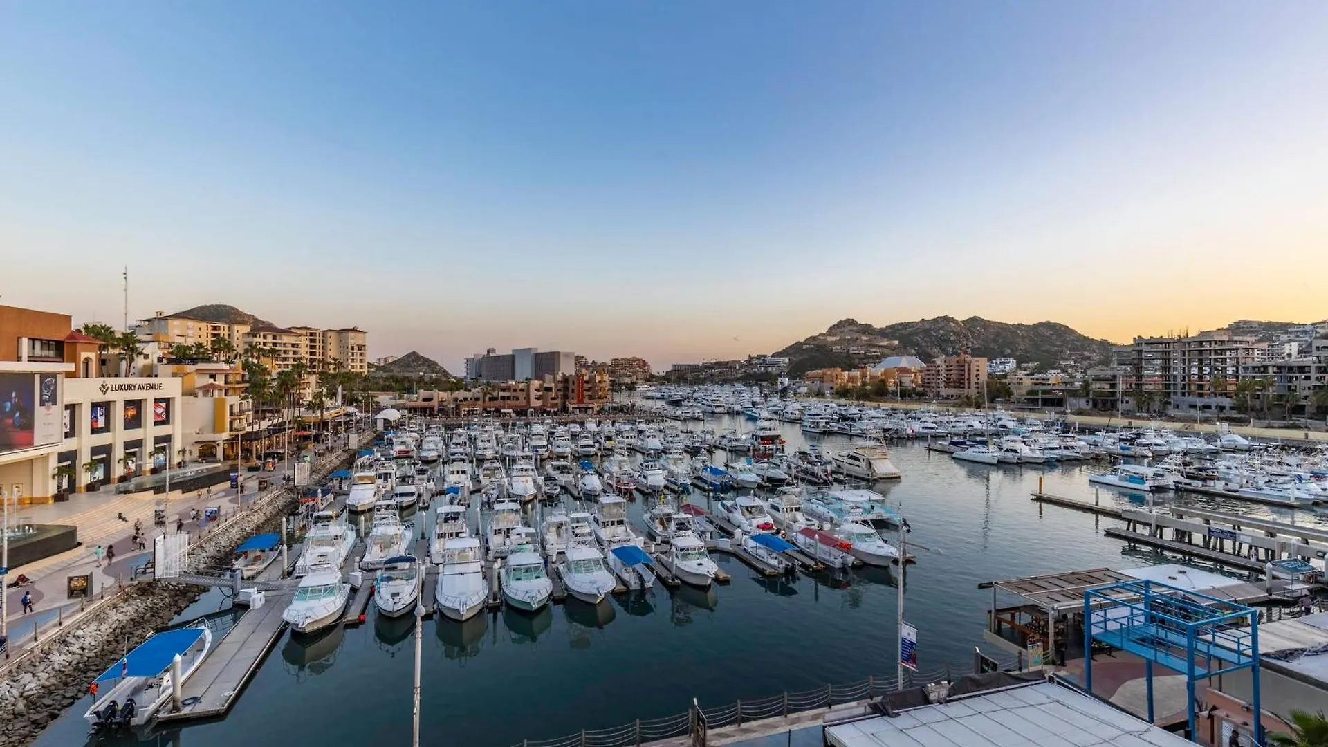 Cabo Marina Luxury Condo Jacuzzi & Terrace Кабо-Сан-Лукас Мексика