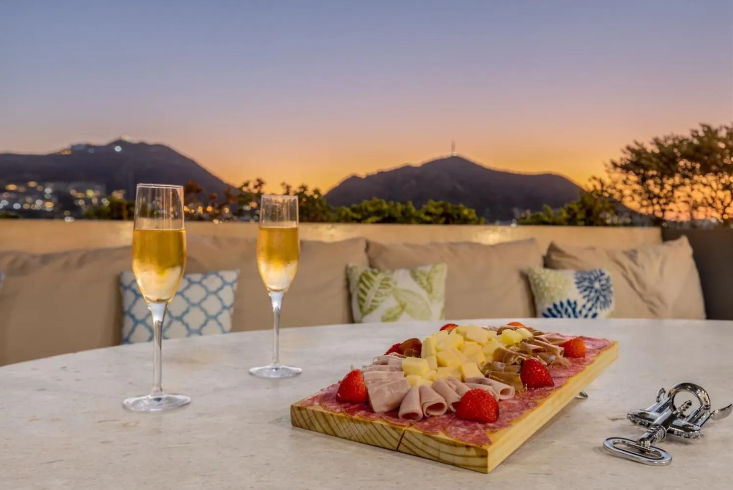 Дом отдыха Cabo Marina Luxury Condo Jacuzzi & Terrace Кабо-Сан-Лукас